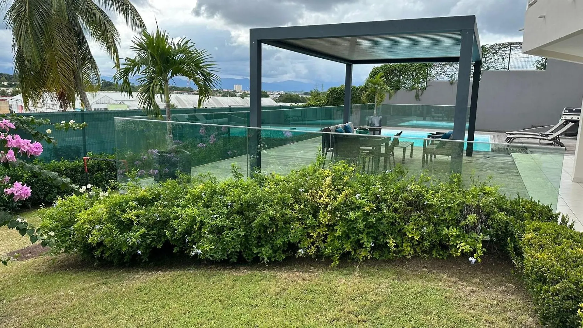 Joli Appartement Cosy Avec Piscine Les Abymes